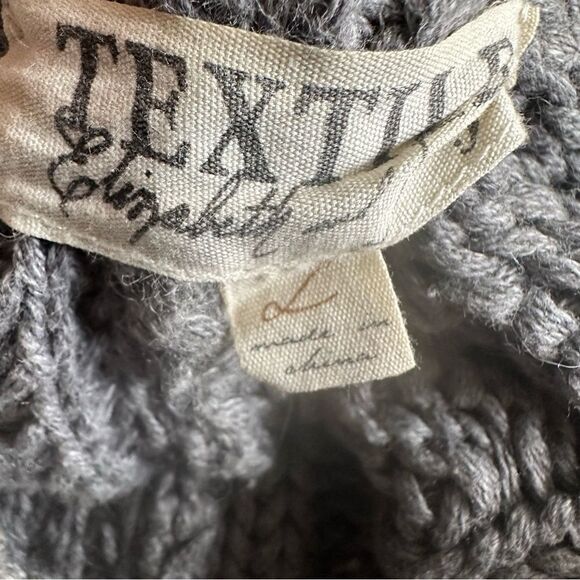 Elizabeth & James Kennedy grey/cream Pom Pom knit sweater large - Picture 8 of 8